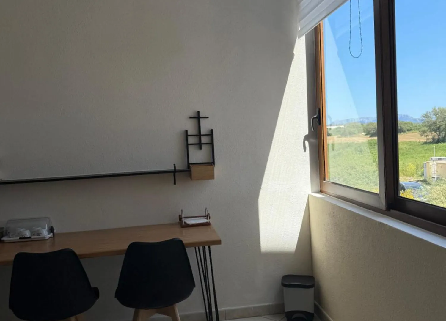 Dekag House Bed and Breakfast Όλμπια