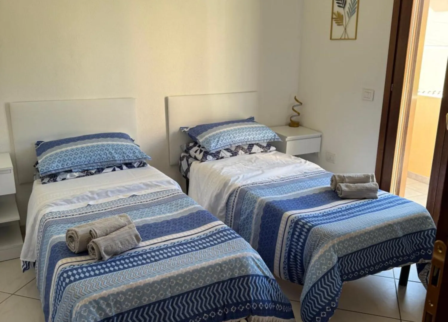 Dekag House Bed and Breakfast Όλμπια